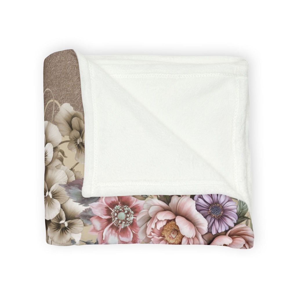 Floral Vintage Throw Blanket — Soft Polyester Floral Bouquet Blanket
