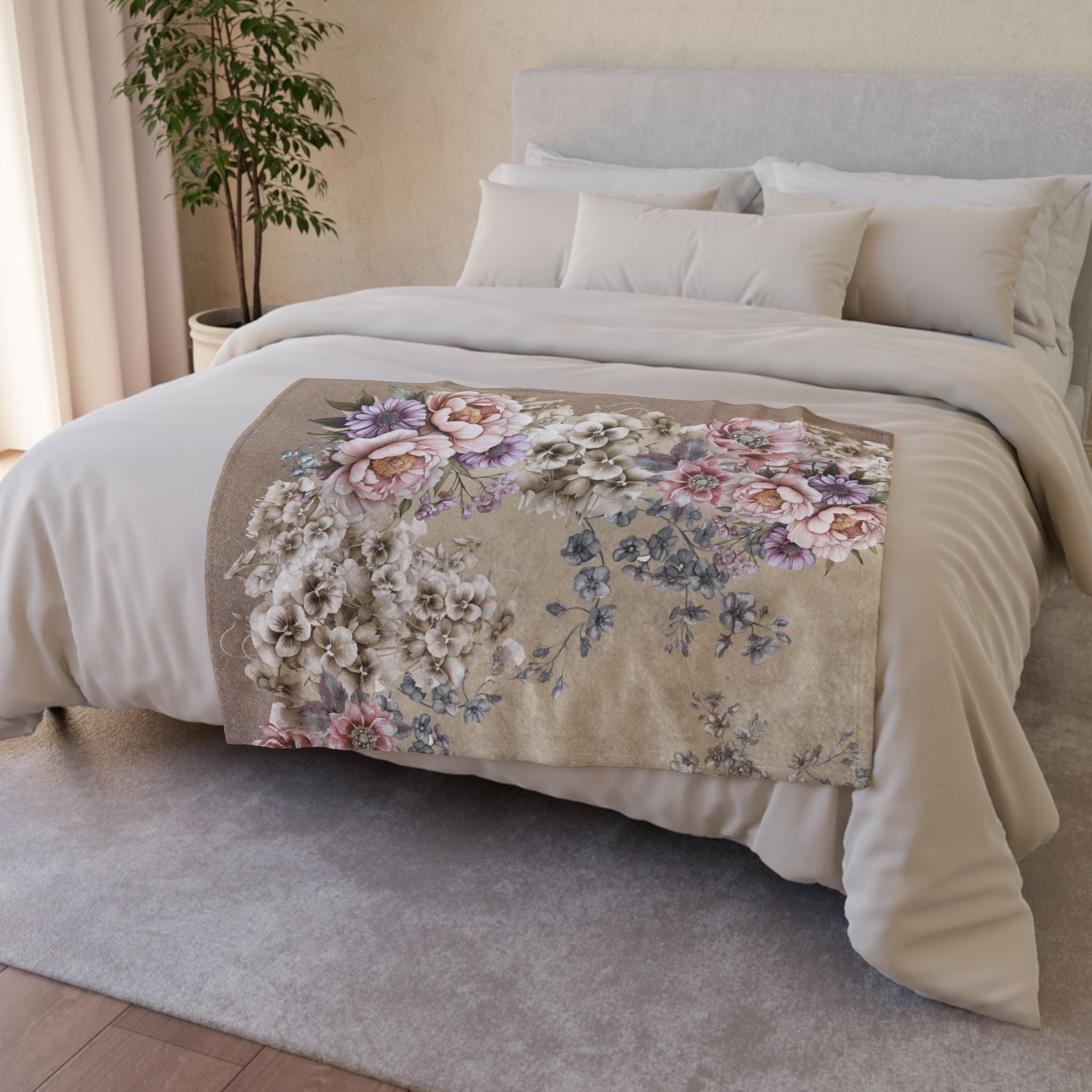 Floral Vintage Throw Blanket — Soft Polyester Floral Bouquet Blanket